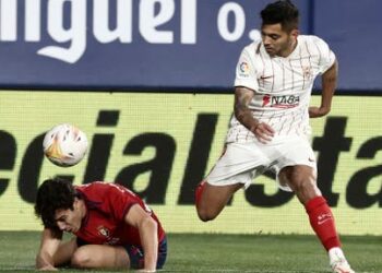 Tecatito poco a poco supera su lesión