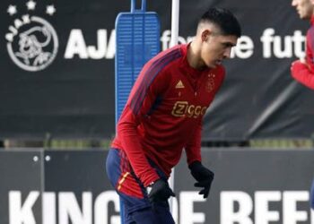 Prensa neerlandesa se rinde ante Edson