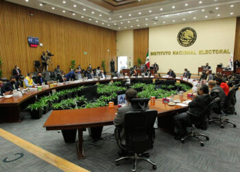 INE multa a partidos por 2.1 millones de pesos