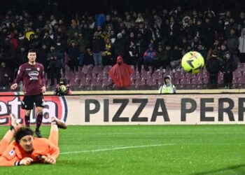 Ochoa cerca de volver a la titularidad con Salernitana