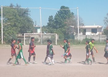 Contundente inicio de Leones Negros en Futbol Infantil Municipal