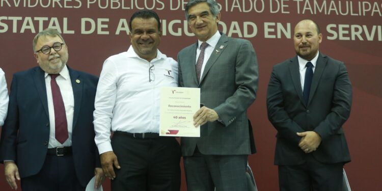 Dignifica Américo Villarreal sueldos de base trabajadora del Gobierno de Tamaulipas