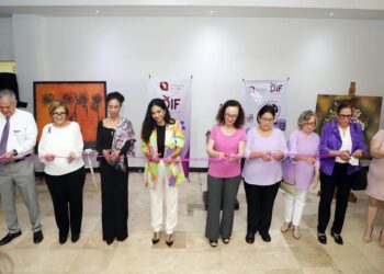 Inauguran exposición de pinturas “Mujeres en el Arte” en la Secretaría de Salud