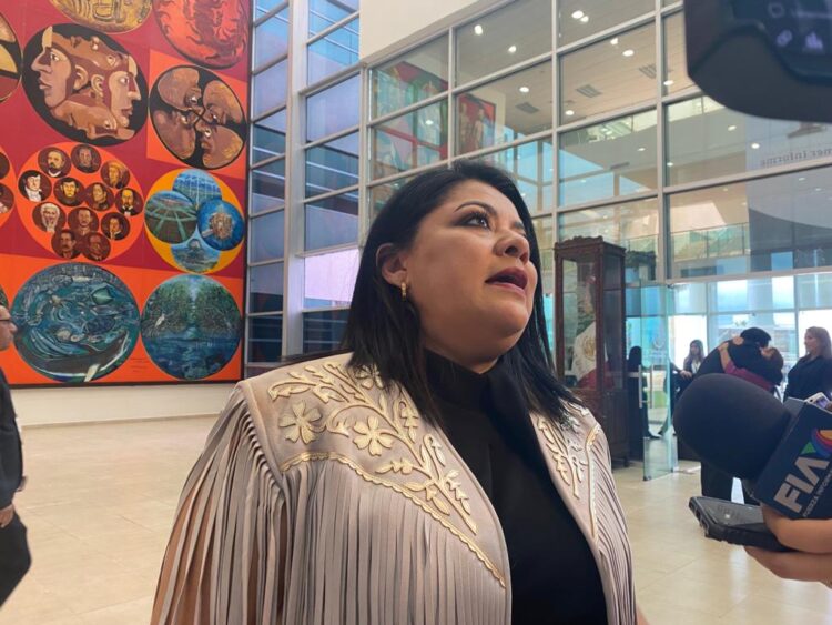 Actuó fracción panista con inmadurez al gritar en sesión solemne: Ursula Salazar.