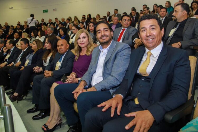 Transparente, objetivo y veraz, 1er. Informe del Dr. Américo Villarreal: Alcalde Mario López