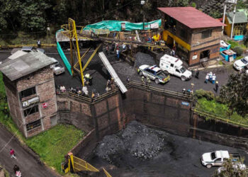 Suman 21 muertos tras derrumbe en mina de carbón en Colombia