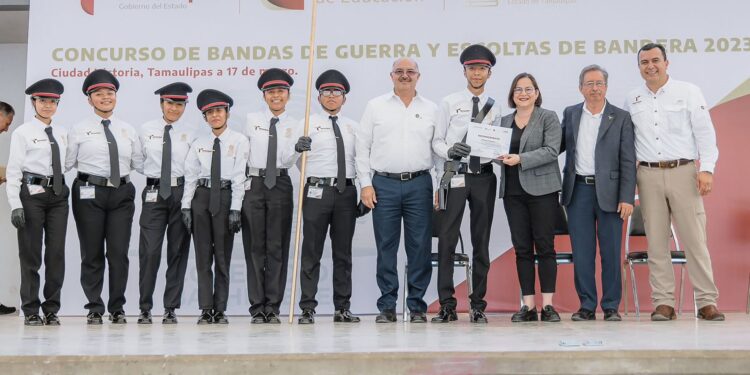 Premia SET a ganadores del concurso de escoltas y bandas de guerra del Cobat