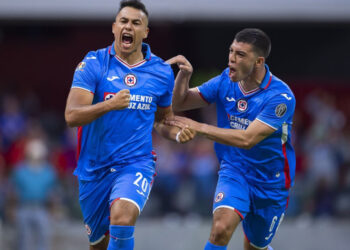 Cruz Azul vence 1-0 a San Luis con gol de penal en el Azteca