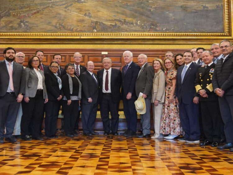 López Obrador destaca reunión bilateral con 12 legisladores de EU