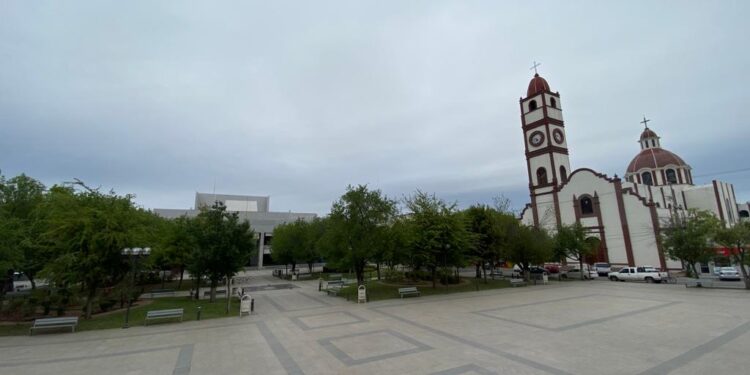 El frío matinal y puente de primavera, alejan del bullicio al Centro Histórico de Cd. Victoria