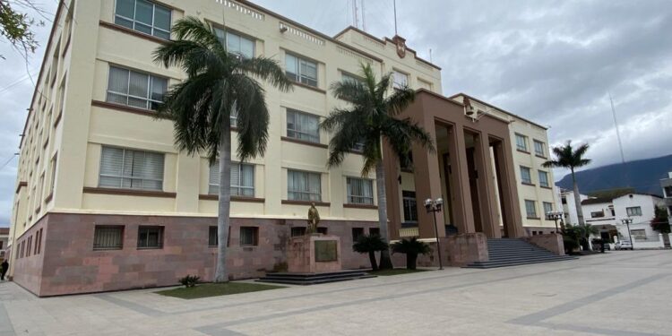El frío matinal y puente de primavera, alejan del bullicio al Centro Histórico de Cd. Victoria