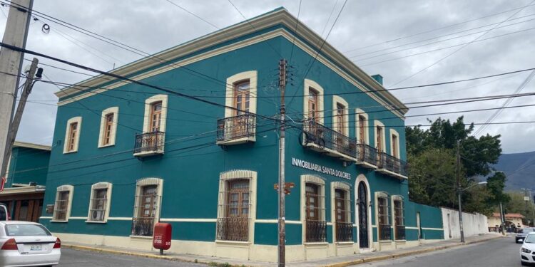 El frío matinal y puente de primavera, alejan del bullicio al Centro Histórico de Cd. Victoria