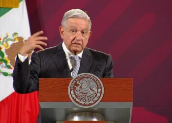 Llama AMLO a Cabeza de Vaca delincuente de cuello blanco tras obtener amparo