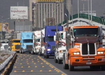 Restringe SICT circulación de transporte de carga en carreteras por Semana Santa
