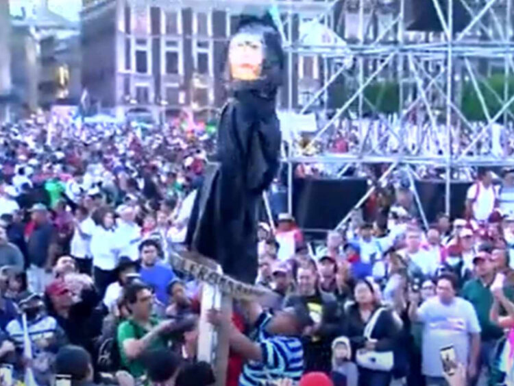 Poder Judicial reprueba quema de figura de Norma Piña; “no más acciones de odio”