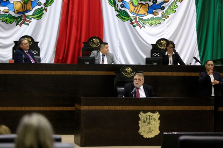 A pesar del saqueo heredado, la administración funciona con apego a derecho: Lavín