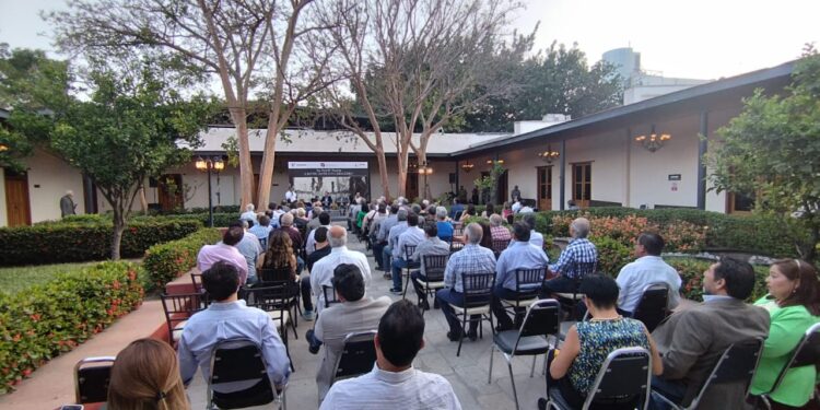 Presentan en la Pinacoteca de Tamaulipas el libro “Crónicas de un Caballero”