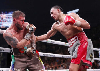 David Benavidez vence a Caleb Plant y lanza reto a ‘Canelo’