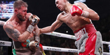 David Benavidez vence a Caleb Plant y lanza reto a ‘Canelo’