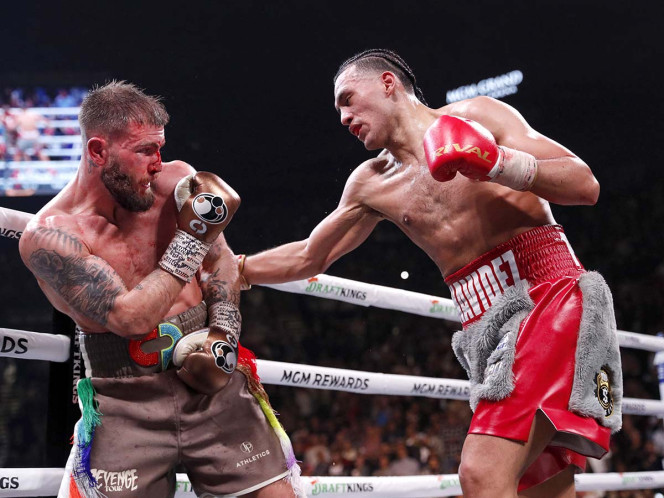 David Benavidez vence a Caleb Plant y lanza reto a ‘Canelo’