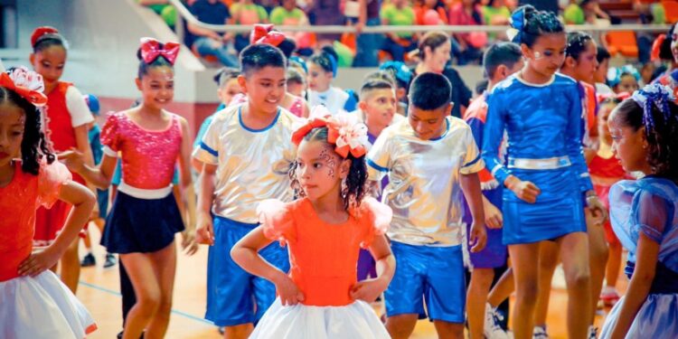 Victoria sede del concurso regional de rondas infantiles y salto de cuerda