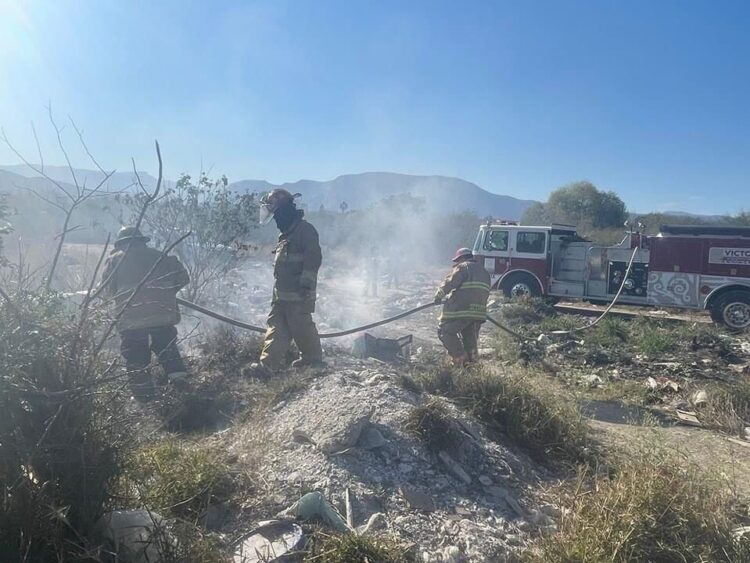 Calor y sequía disparan incendios de predios baldíos y pastizales