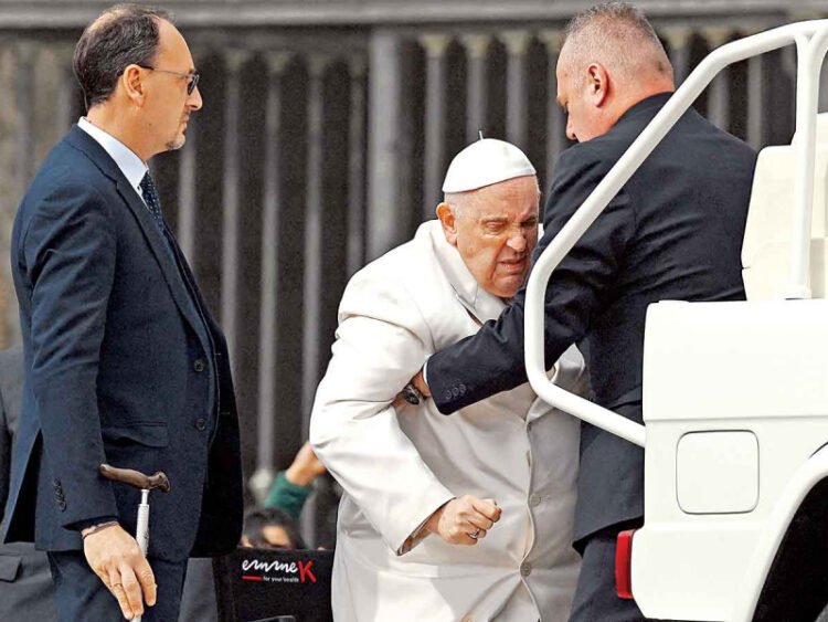 Por infección, internan al Papa Francisco a cuatro días de Semana Santa