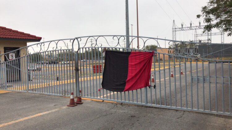 Estallan huelga 500 obreros de maquiladora Kemet en Cd. Victoria