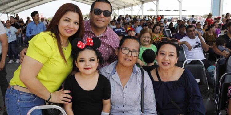 DIF Tamaulipas apapacha a miles de victorenses en Día de la Familia