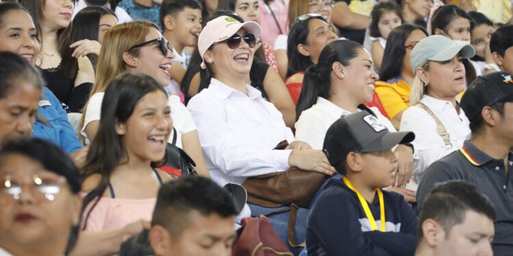 DIF Tamaulipas apapacha a miles de victorenses en Día de la Familia