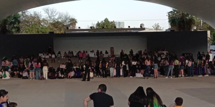 Marchan feministas en Cd. Victoria, denuncia acoso y exigen respeto