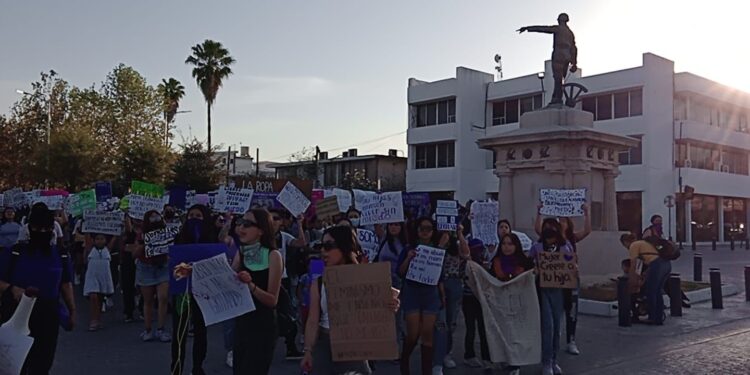 Marchan feministas en Cd. Victoria, denuncia acoso y exigen respeto