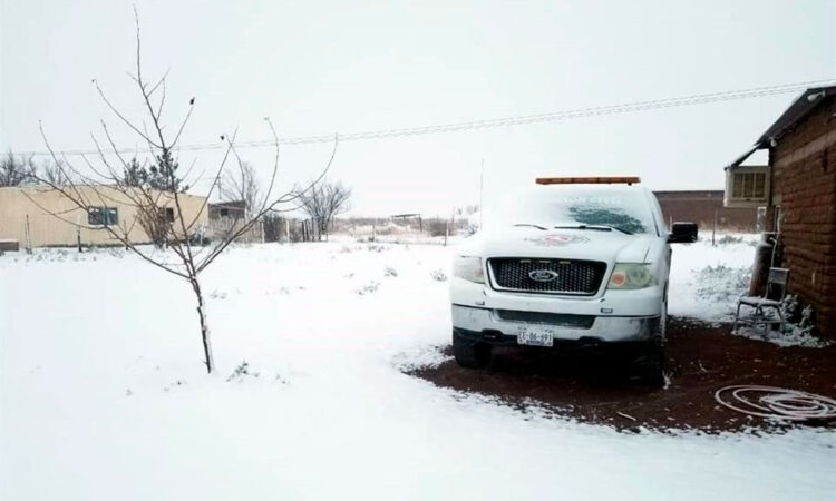 Por nevada cierran tramo carretero en Chihuahua
