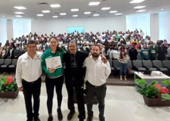 Imparte conferencia la boxeadora tamaulipeca Ana Salas, seleccionada nacional y ejemplo de vida