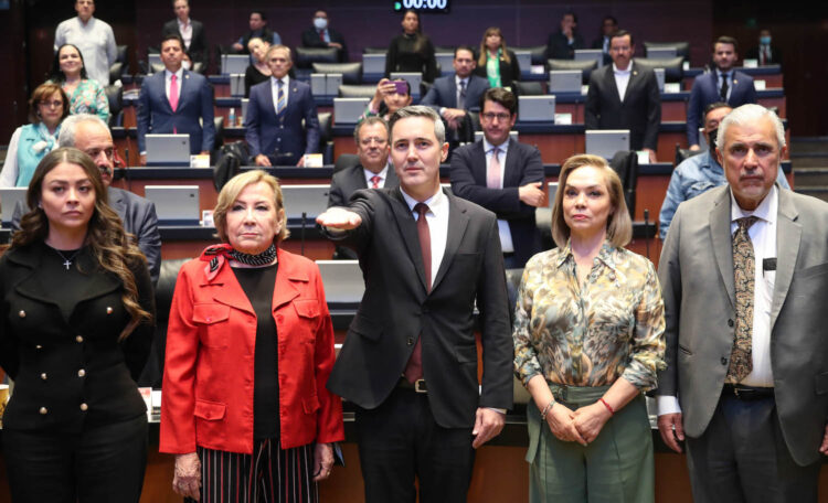 Ramón Gómez rinde protesta como senador por Tamaulipas