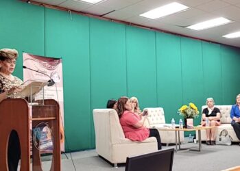 Presentan en marco del Día de la Mujer el libro “Apuntes para mis hijos”, de Luz del Carmen Parra