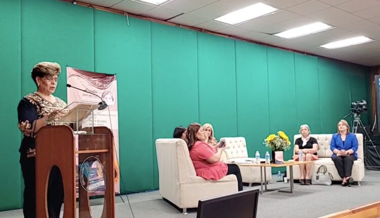 Presentan en marco del Día de la Mujer el libro “Apuntes para mis hijos”, de Luz del Carmen Parra