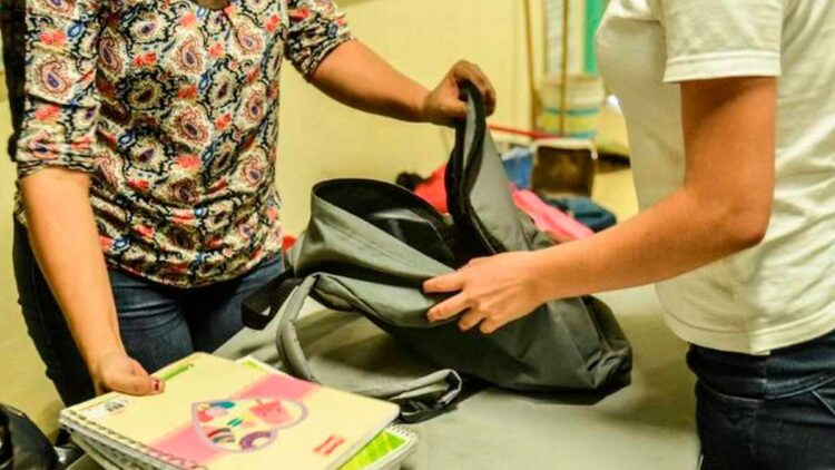 La seguridad escolar empieza con la “operación mochila” de los padres