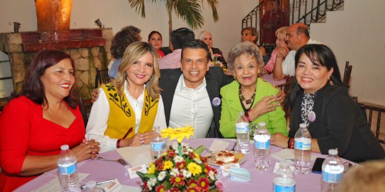 Distingue Ayuntamiento a victorenses  en el Día Internacional de la Mujer 2023