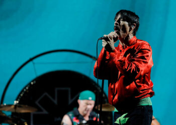Inyectan Red Hot Chili Peppers su energía en el Vive Latino