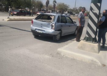 Microbusero lesiona a seis en choque