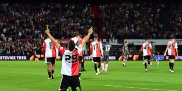 ‘Giménez va a ser el máximo goleador de la Eredivisie’; prensa neerlandesa halaga al mexicano