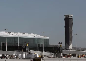 ¡Bajan los vuelos! AIFA sale del top 10 de tráfico de pasajeros nacionales