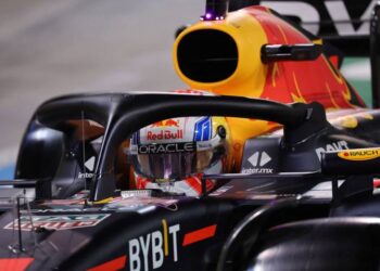 Checo Pérez arrancará en segundo mañana en Bahréin 