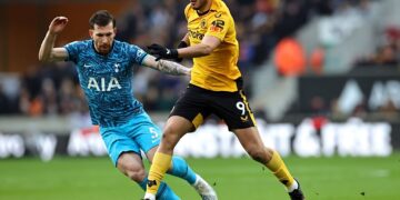 Raúl Jiménez entra de cambio en triunfo del Wolverhampton