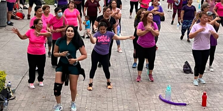 Cumplen la meta en Zumbatón de la Mujer
