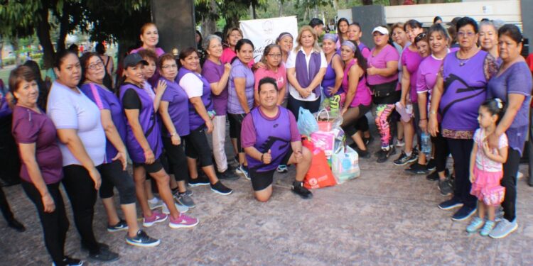 Cumplen la meta en Zumbatón de la Mujer