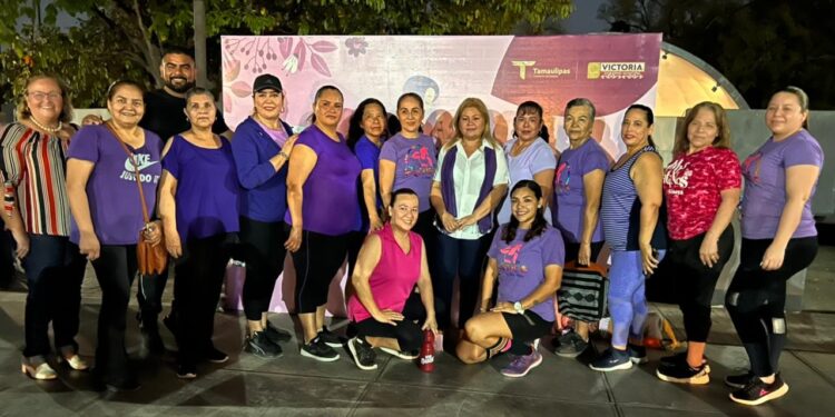 Cumplen la meta en Zumbatón de la Mujer