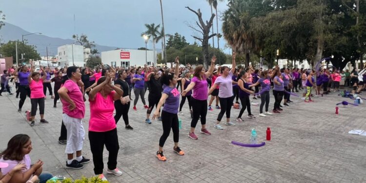 Cumplen la meta en Zumbatón de la Mujer