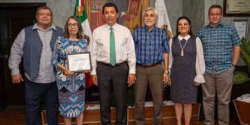 Reconoce Alcalde de escritora matamorense Elvia Ardalani